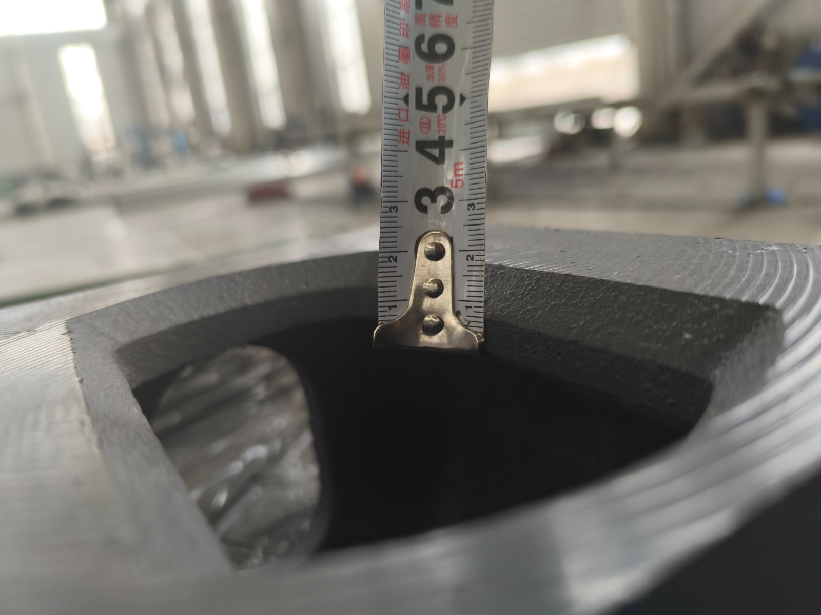 Grubość narożnika 18mm — pomiar miarką